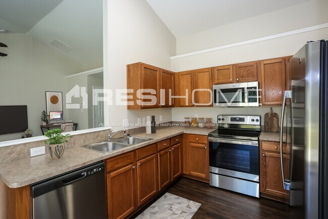 Building Photo - 4006 Herkimer Drive #226