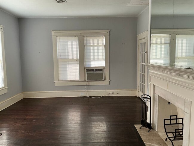 Foto del edificio - 623 N Nicholls St