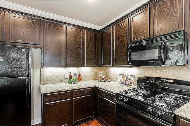 Foto del edificio - 64 Woodland Hills Dr
