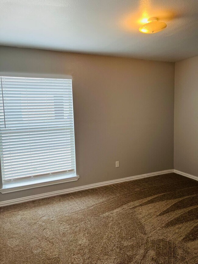Building Photo - 6764 Trail Lake Dr