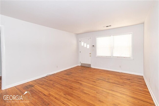 Building Photo - 207 Buchanan Terrace