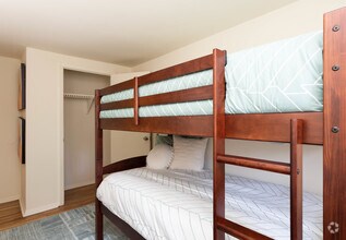 3BR, 1BA -1125 SF - Somerset Woods Townhomes