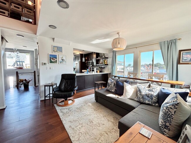 Foto del edificio - Stunning Virginia Beach Condo with Waterfr...