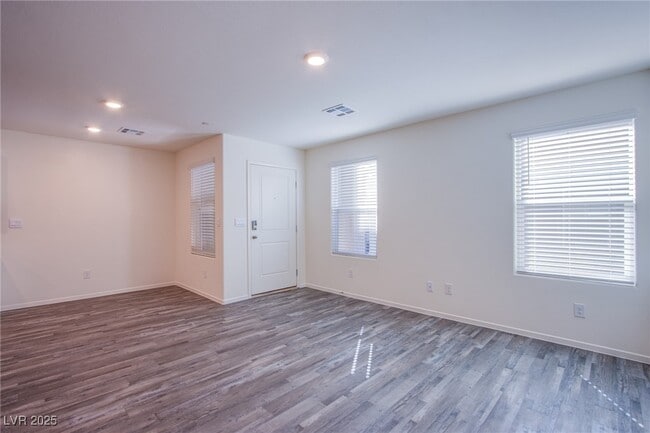 Foto del edificio - 4949 Fern Mesa Ave