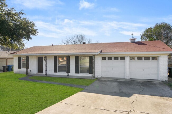 Building Photo - North Central Greater Harmony Hills Area