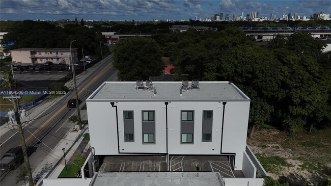 Foto del edificio - 2782 NW 46th St