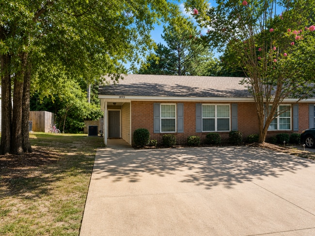 Photo - 1893 Bellwood Pl (Auburn, AL) House