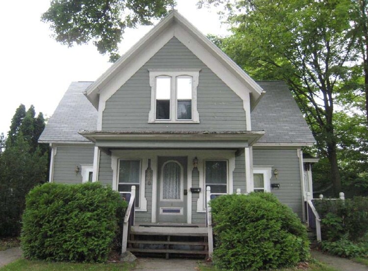 Primary Photo - 520 S Barnes St