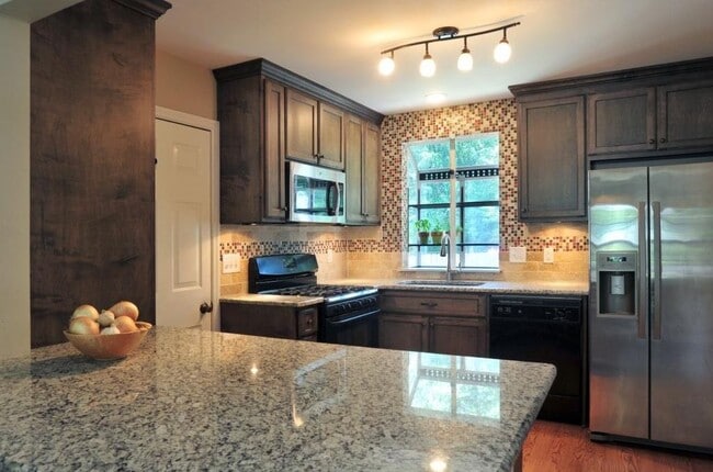 Photo - 115 Park Bridge Ln House