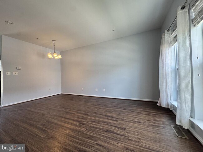 Foto del edificio - 636 Tantallon Ct