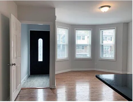 Foto del edificio - 84 Neptune Ave