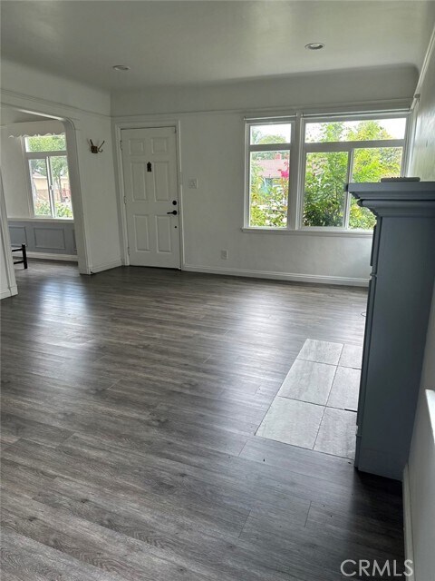 Foto del edificio - 6125 Sultana Ave