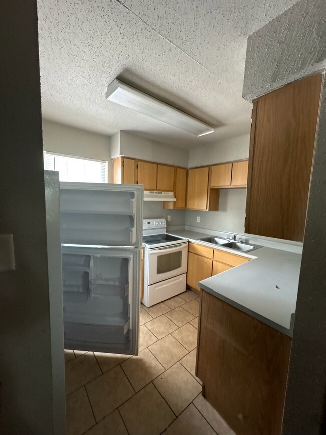 Building Photo - 7201 Hallshire Dr