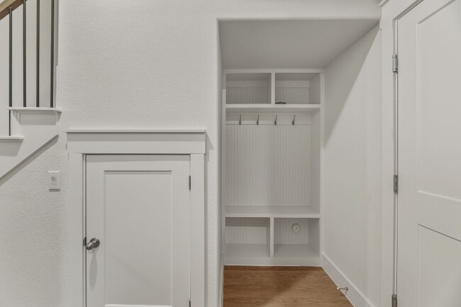 Foto del edificio - 816 Meadowcrest Dr