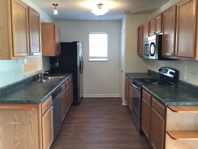 Building Photo - 323 Aberdeen Cir