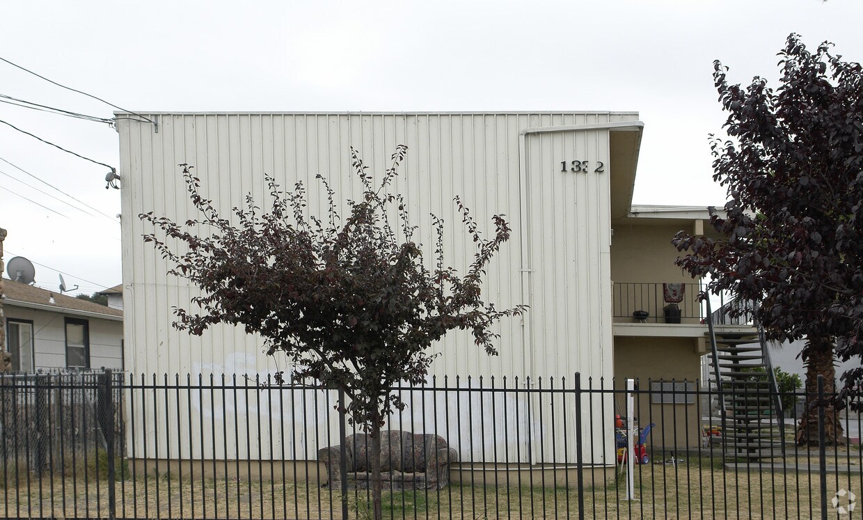 Building Photo - 1326-1332 80th Ave