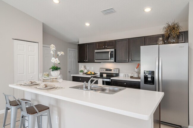 Building Photo - 3197 SW Armucher St