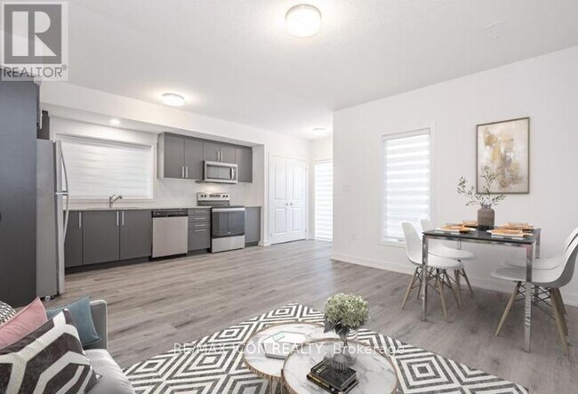 Building Photo - 205-205 W Oak Trl