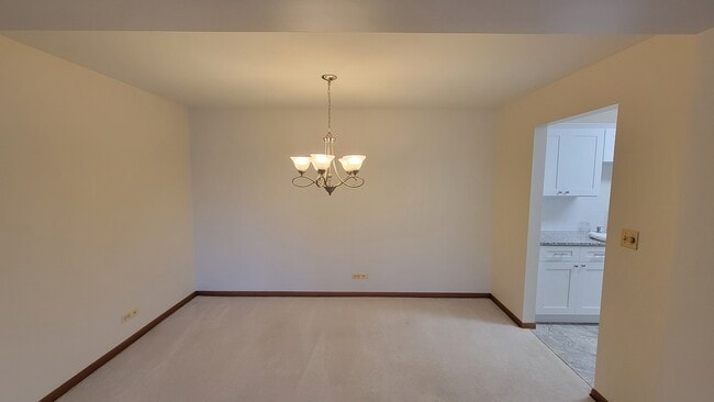 Building Photo - 300 Thames Pky