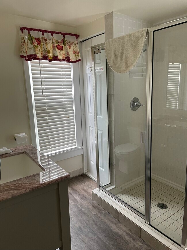 Building Photo - 413 N Maney Ave