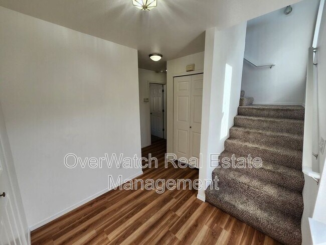 Foto del edificio - 705 Pearl Dr