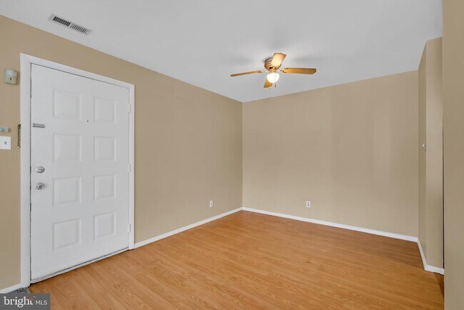 Foto del edificio - 2419B Durham Ct