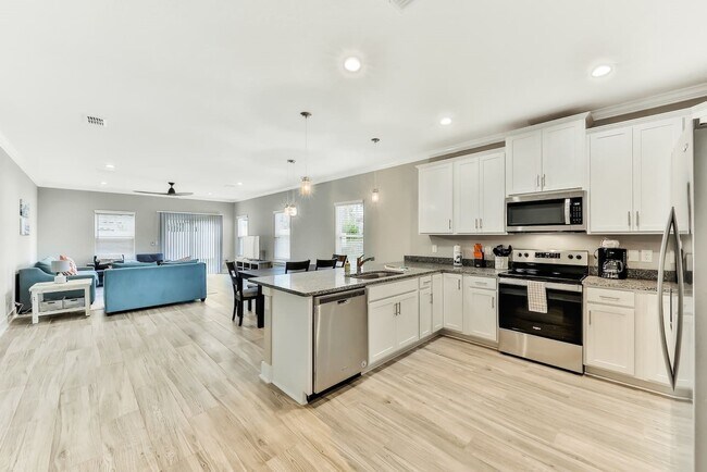 Foto del edificio - 776 6th Ave S
