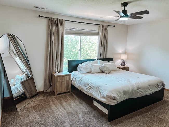 Master Bedroom - 4703 NE Hayes Dr