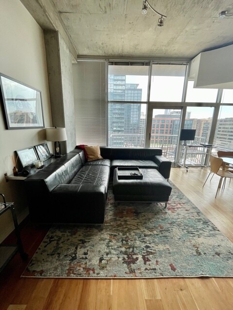 Foto del edificio - 1700 Bassett St