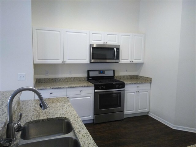 Building Photo - 1443 Baythorn Dr