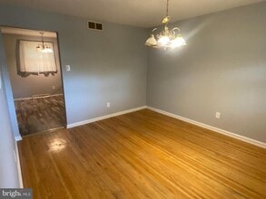 Building Photo - 415 Monmouth Dr