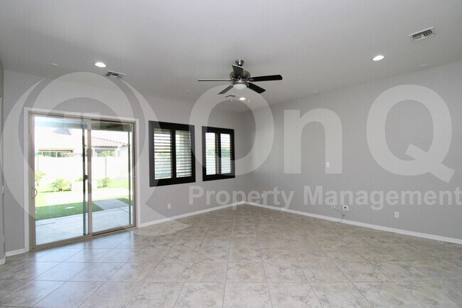 Foto del edificio - 4146 E Glacier Pl