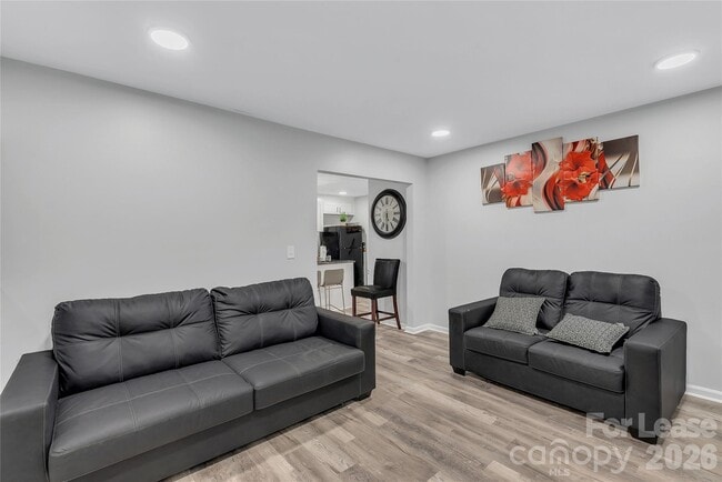 Building Photo - 6628 Cool Water Ct