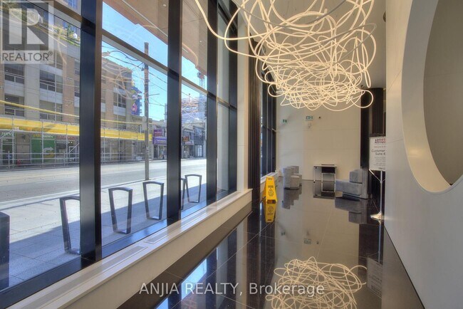 Photo du bâtiment - 280 Dundas St W