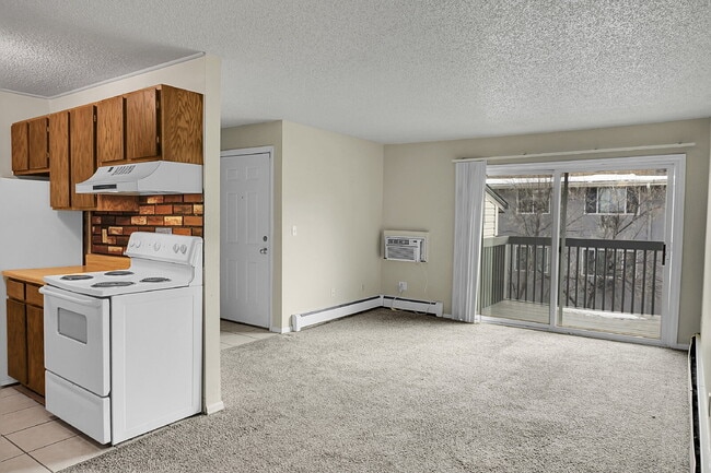 Building Photo - $1,245.95 - 2 Bed, 1 Bath Apartment in Co Springs with Pool and Clubhouse Access!