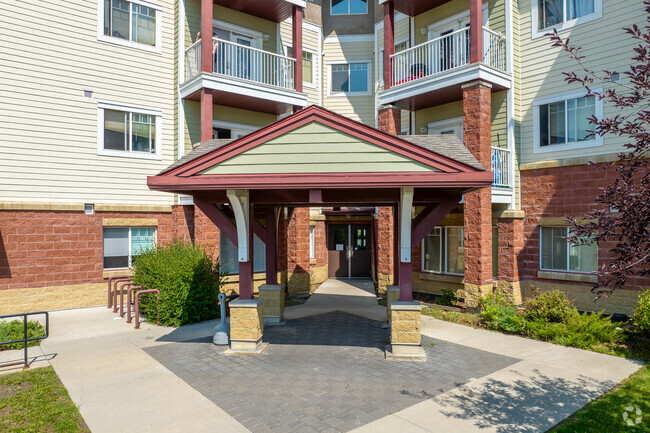 Photo du bâtiment - 2425 69th Ave SE