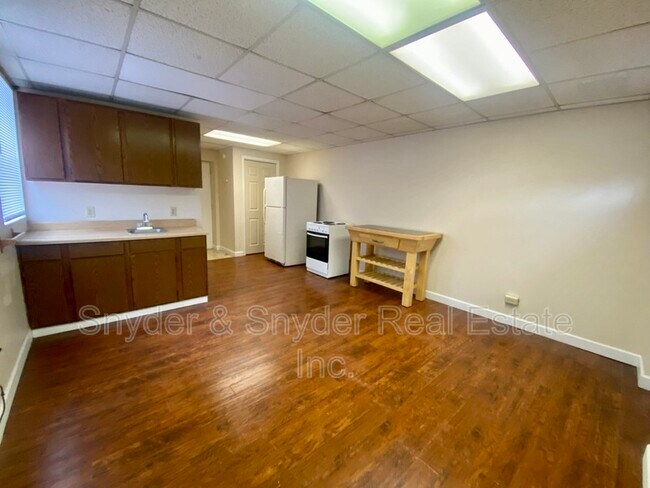 Foto del edificio - 777 W Market St