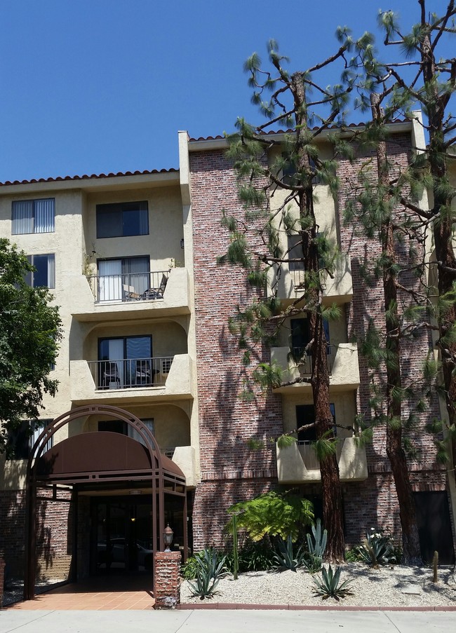 Building Photo - 3520 Hughes Ave