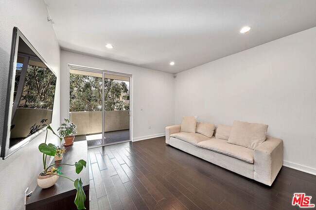 Foto del edificio - 436 S Virgil Ave
