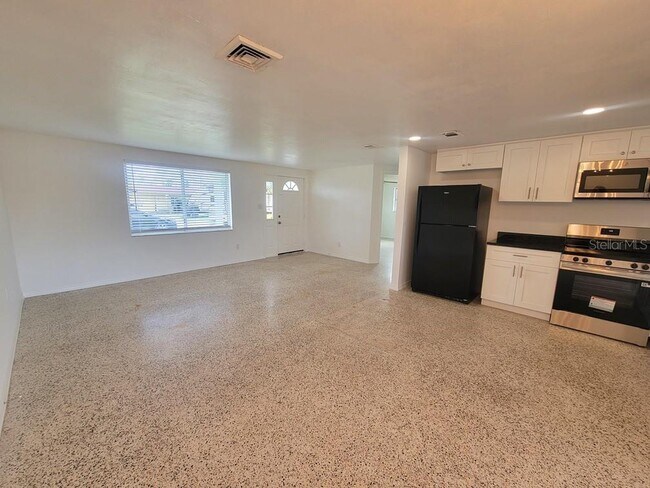 Foto del edificio - 13637 Maria Dr