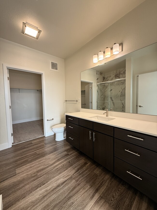 primary-bathroom-high-line-pointe-2x2-1281-517-mount-evans-2-11-2026.JPG - High Line Pointe