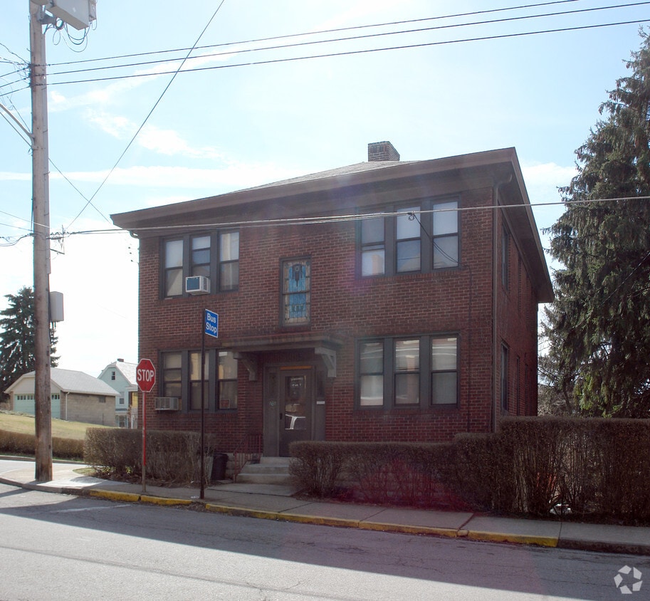 Building Photo - 163 Ormsby Ave
