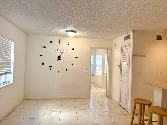 Foto del edificio - 1525 NW 19th Terrace
