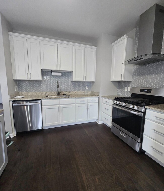 Foto del edificio - 7811 New Ascot Ln