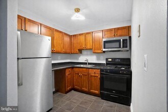 Building Photo - 3105 Naylor Rd SE