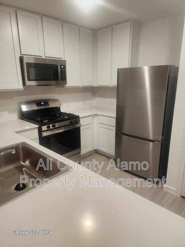 Foto del edificio - 2456 Creek Rd