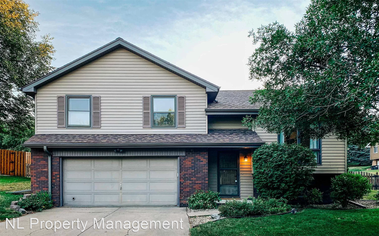 3 br, 2 bath House 1855 N 153rd Plz House Rental in Omaha, NE