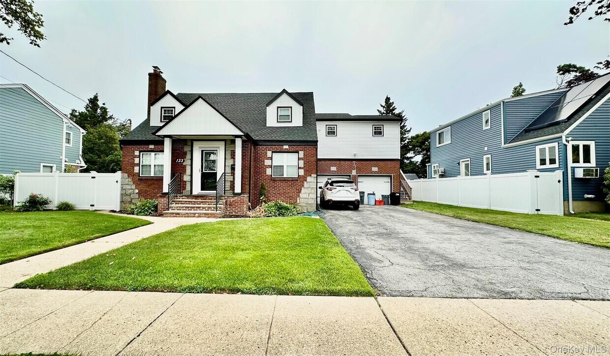 Primary Photo - 133 Schenck Blvd