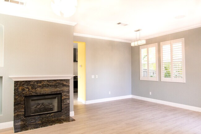 Building Photo - 3br/3.5ba Home in Carmel Valley-Torrey Hig...