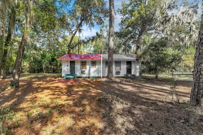 Foto del edificio - 1 bedroom off of Ferguson